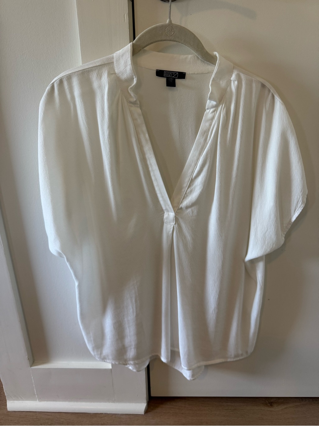 Natalie Busby White V-Neck Short Sleeve Blouse